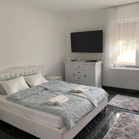 Magic Vendeghaz Appartement Abádszalók Buitenkant foto